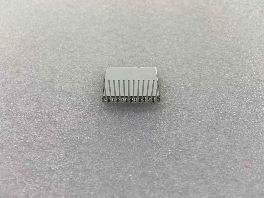 Pozitif 6 O Saat 18 Pin Yakıt dağıtıcısı Multimedia Çalma için HTN LCD Ekranı