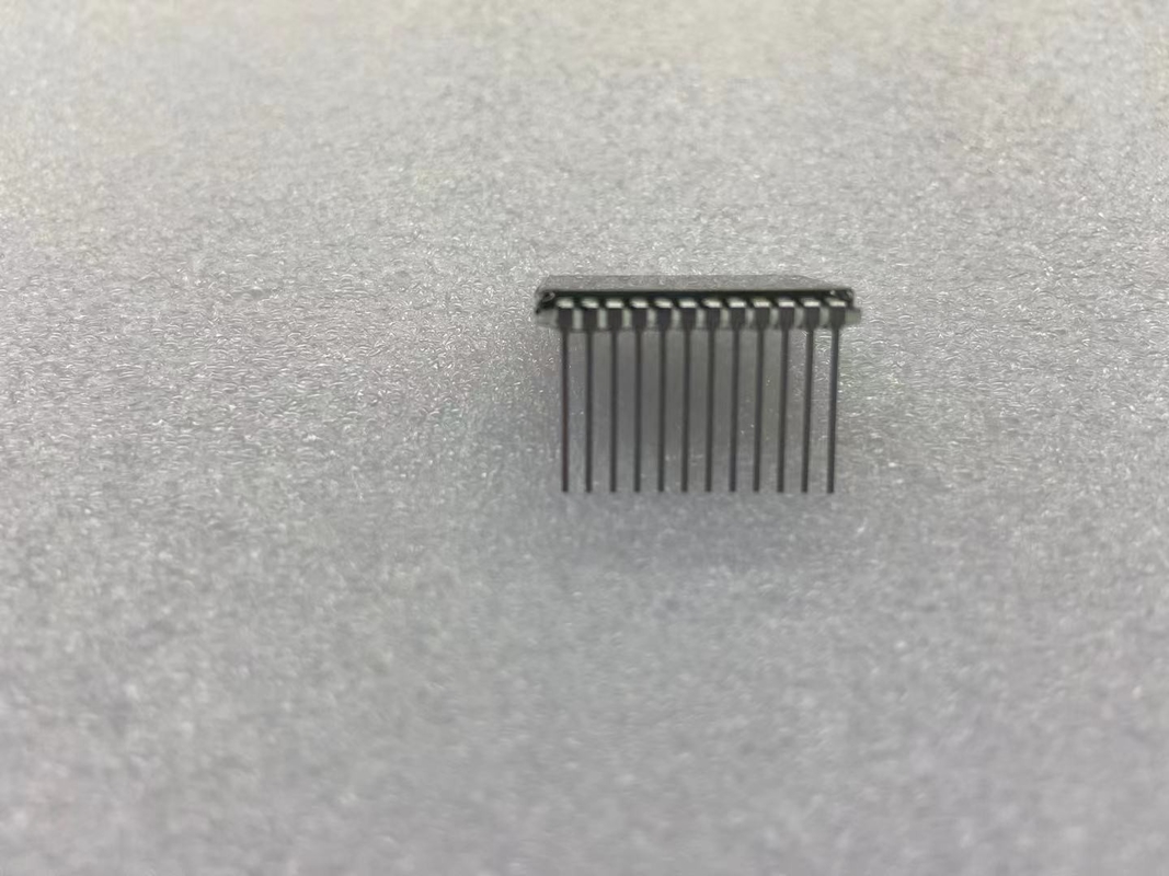 Pozitif 6 O Saat 18 Pin Yakıt dağıtıcısı Multimedia Çalma için HTN LCD Ekranı